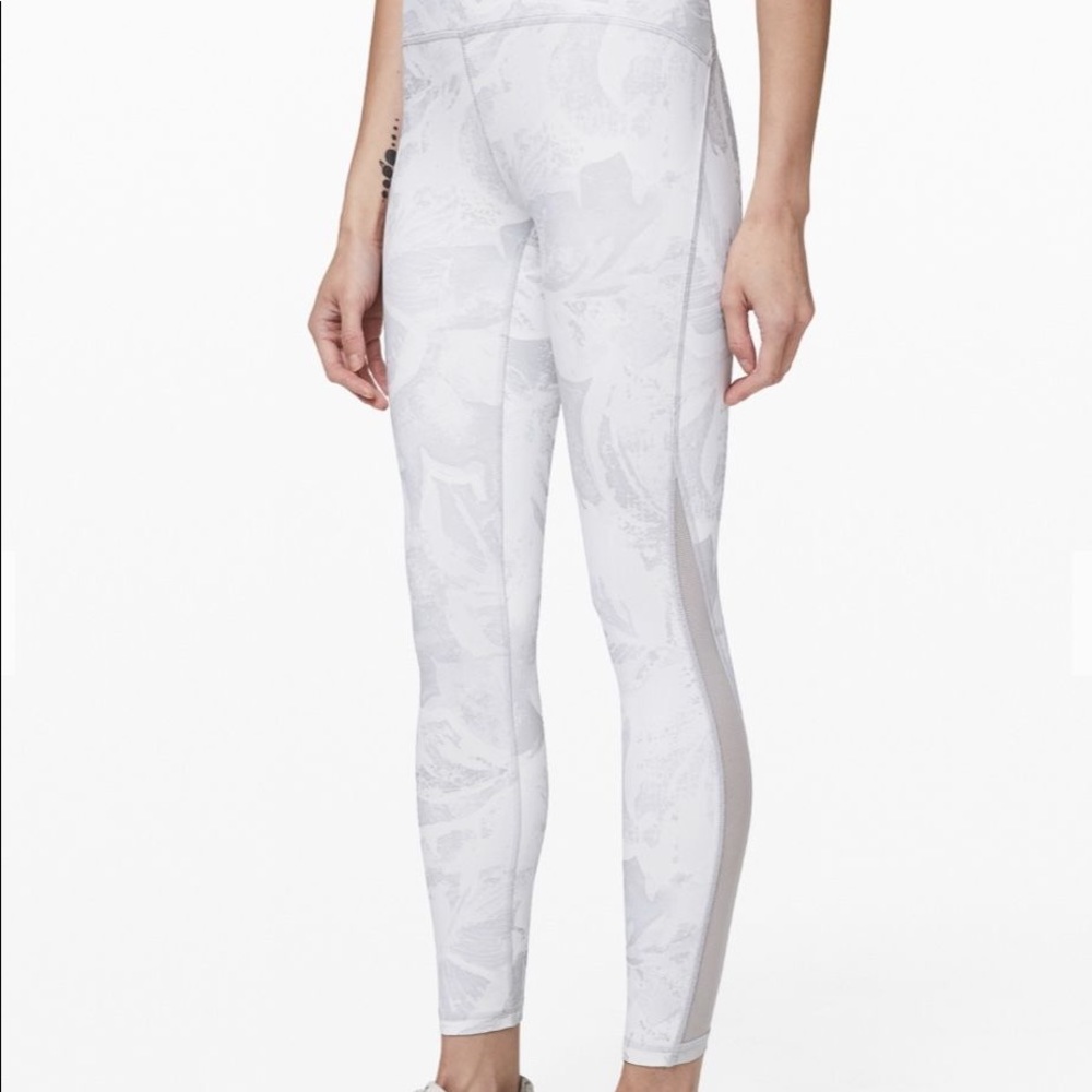 Lululemon Asia Fit Train Times L